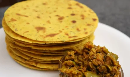 Crispy and Spiced Khakhra Recipe