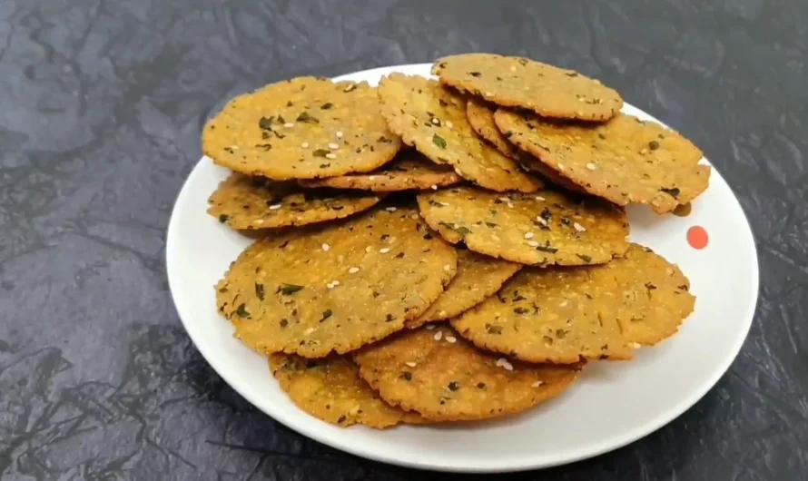 Crispy and Spiced Methi Farsi Puri Recipe: A Gujarati Festive Snack