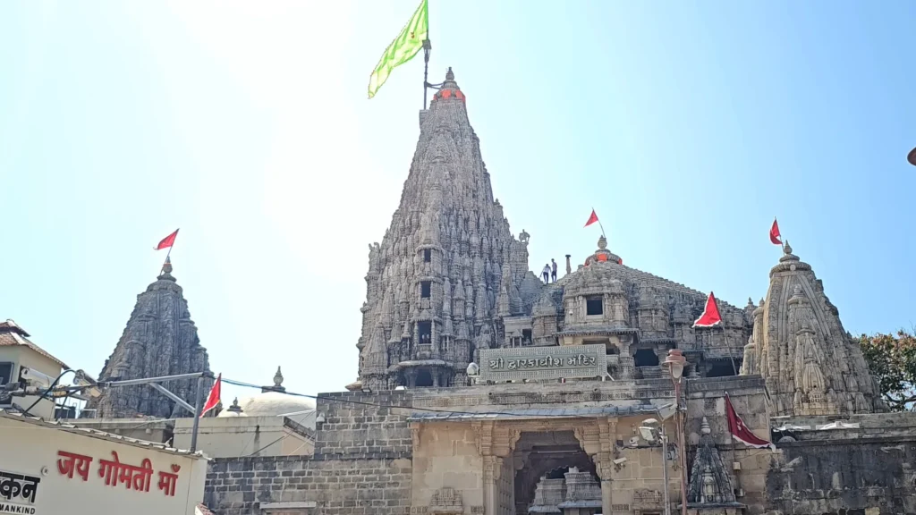 Dwarkadhish Temple (Jagat Mandir): A Divine Abode in Dwarka